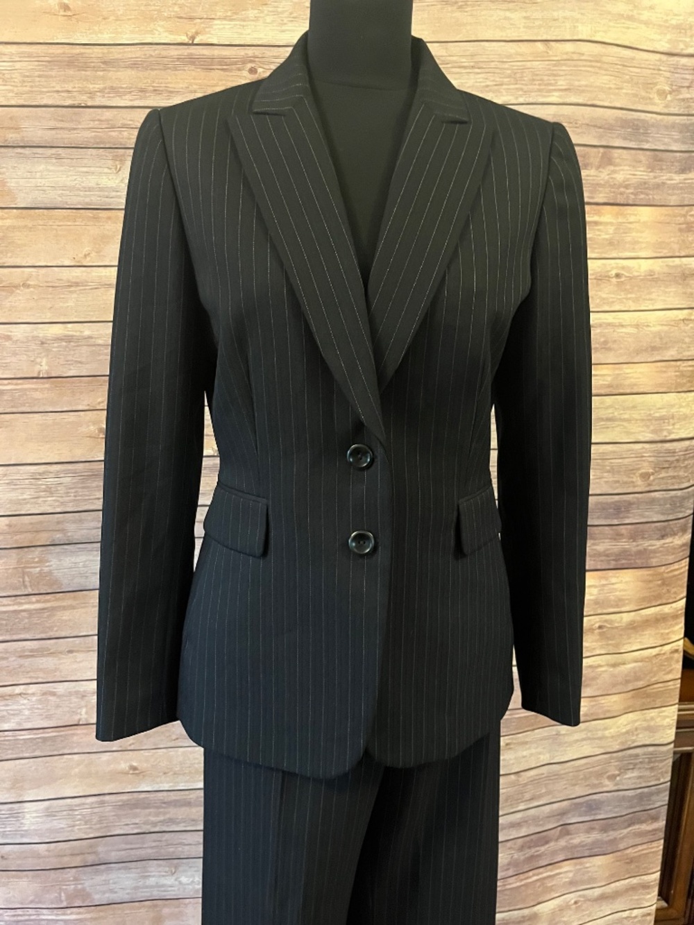 Tahari ASL Black Pinstripe Pantsuit 2 Button Blazer Flat Front Pants 6 MINT $278 - Picture 6 of 15